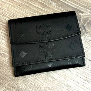 NWOT BLACK MCM MULTI SNAP WALLET